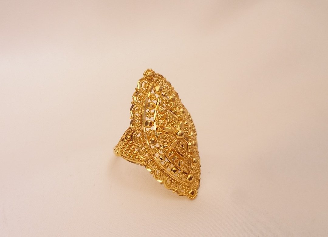 Bombay Patttern Gold ring 