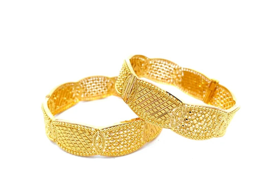 Calkatti Pattern Gold Bangles