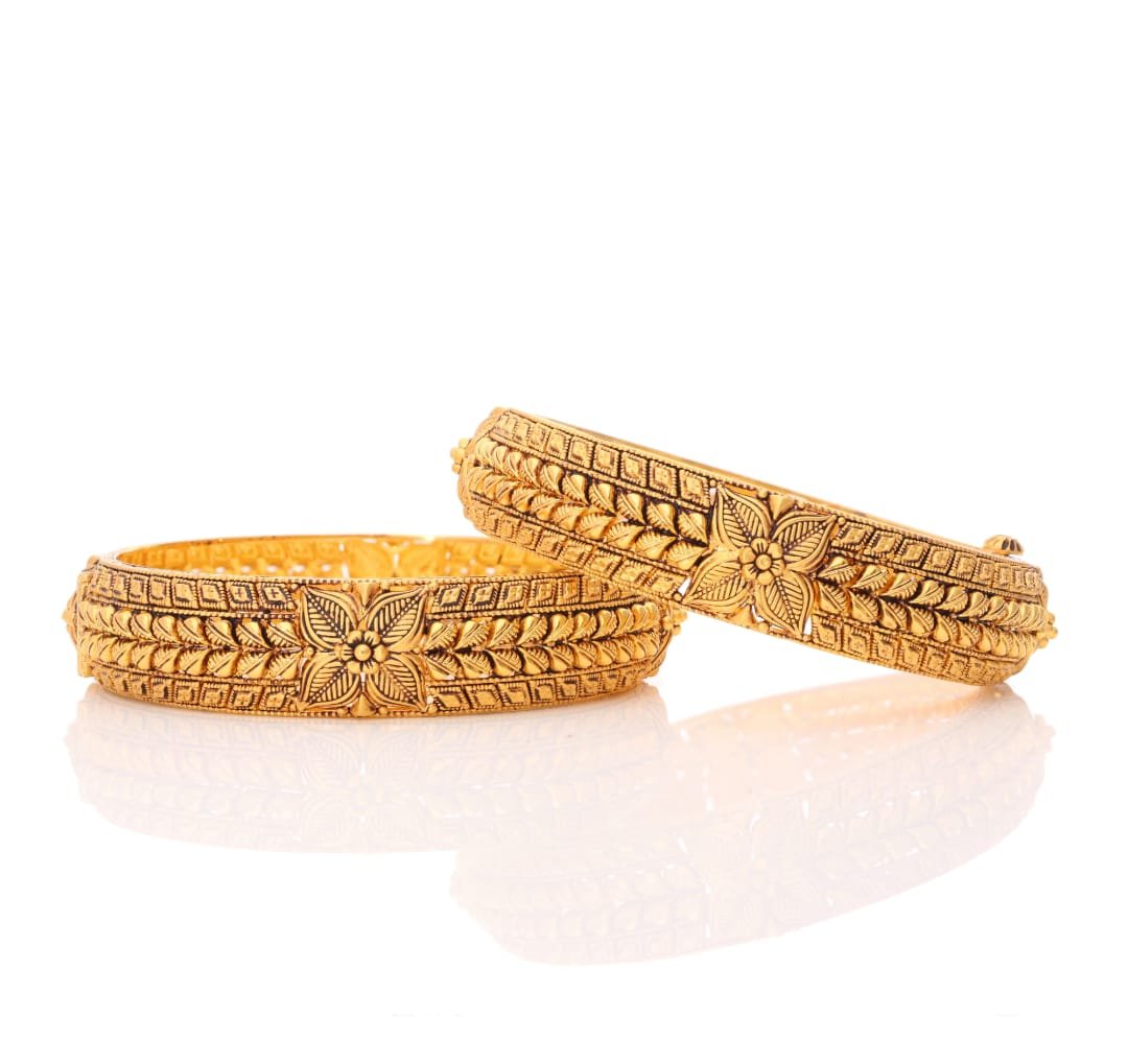 Kalkati Pattern Gold Bangles