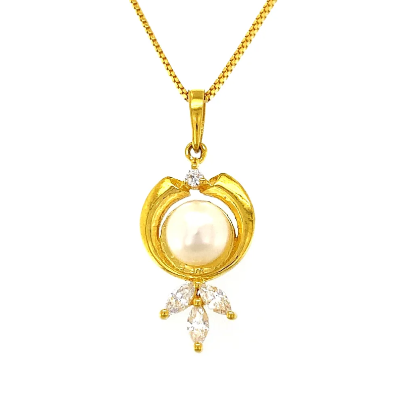 Attractive Glossy Finish 22kt Yellow Gold CZ Pearl Pendant