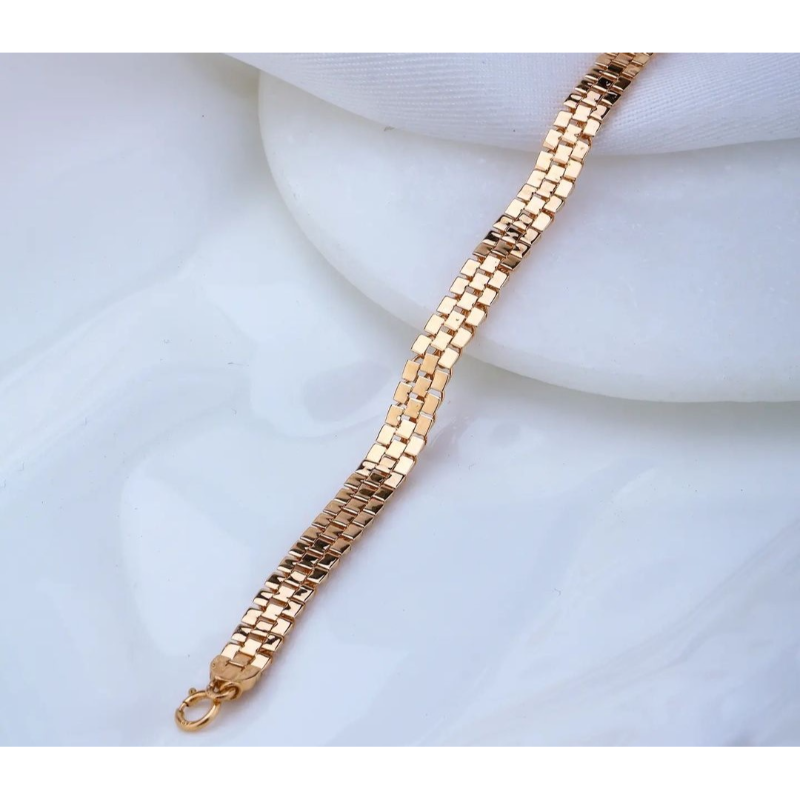 Enticing 18k gold bracelet